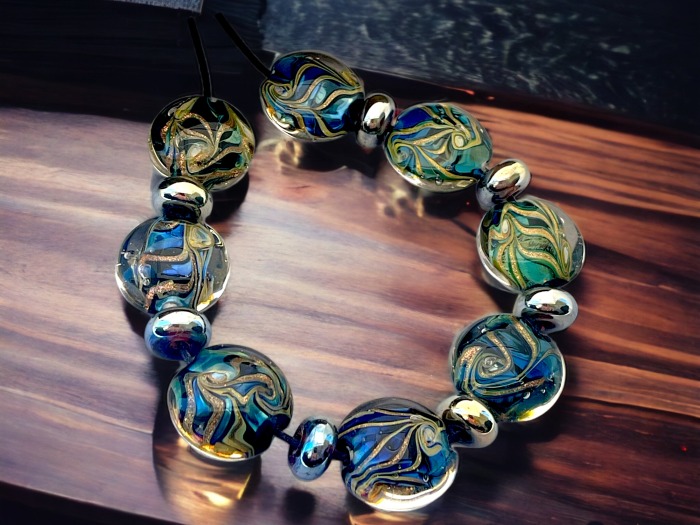 Debbie Sanders – Barrels and Thin Discs | Lampworking | Community ...